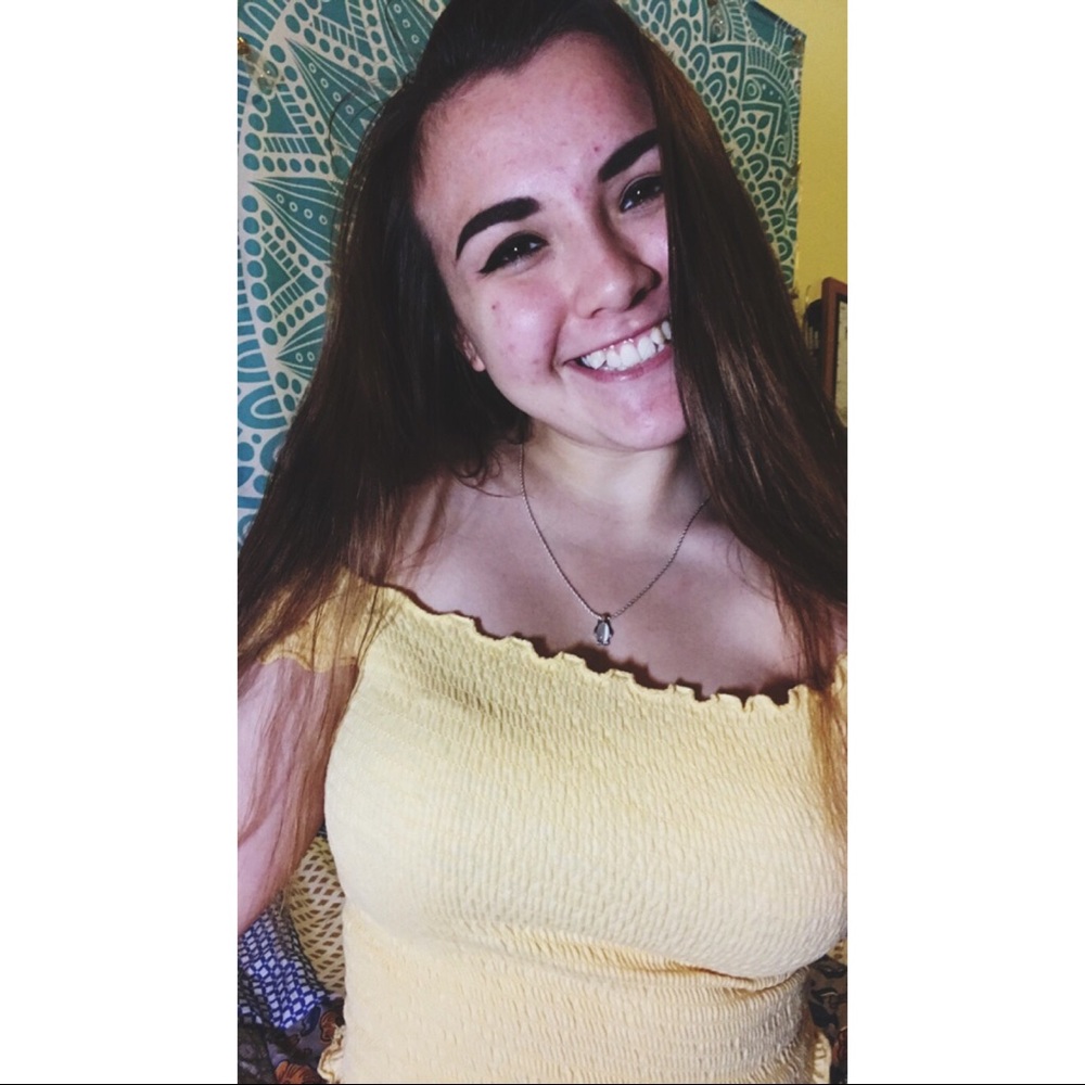 Meet your Posher, Alyssa